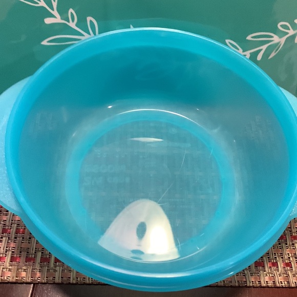 Tupperware vent and serve AND Sandwich Keeper - Picture 3 of 6